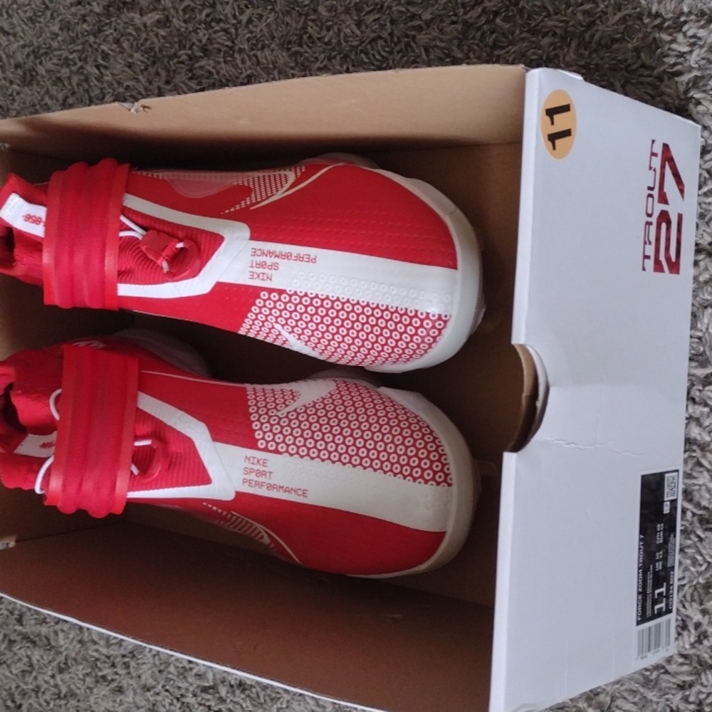 Men's Nike baseball cleats